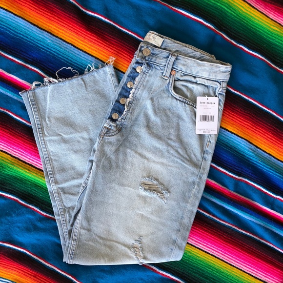 Free People Denim - NWT Free People Distressed Cropped Denim Jeans